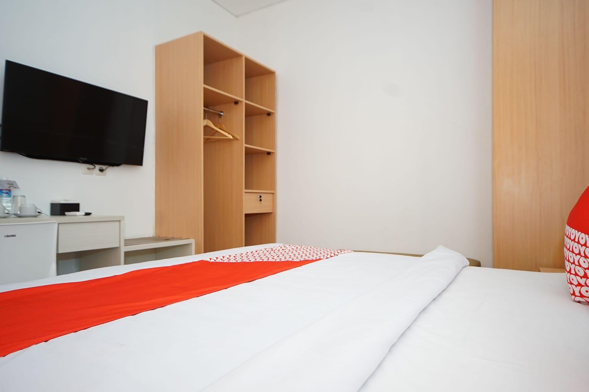 Oyo 344 Kr Hotel Palembang Exterior foto
