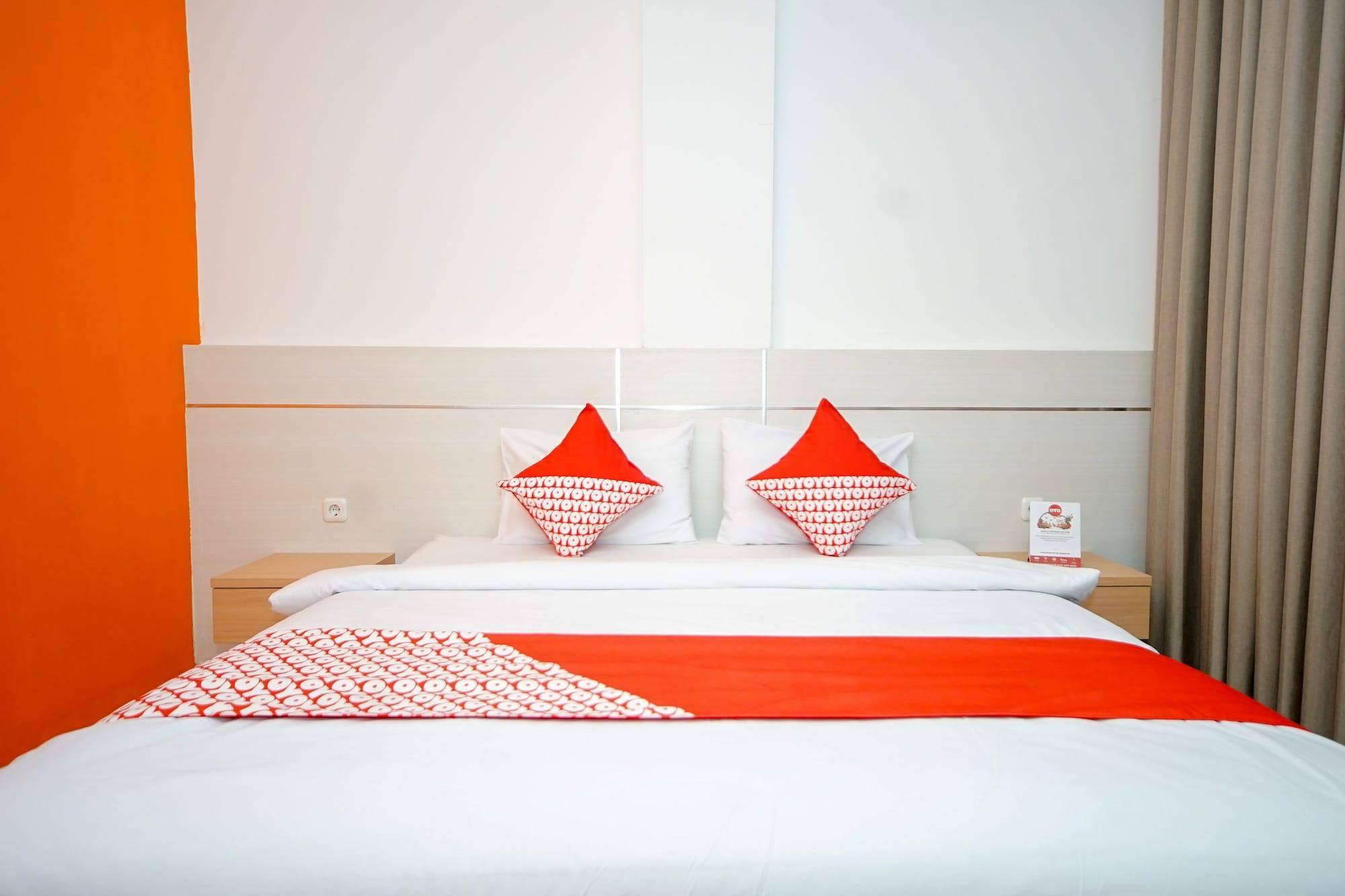 Oyo 344 Kr Hotel Palembang Exterior foto