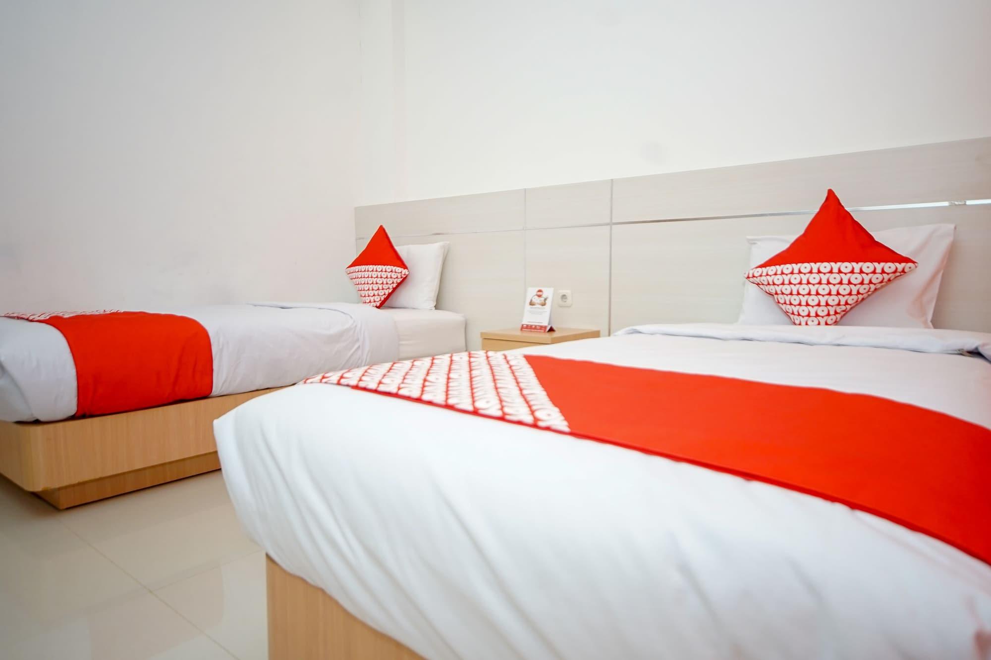 Oyo 344 Kr Hotel Palembang Exterior foto