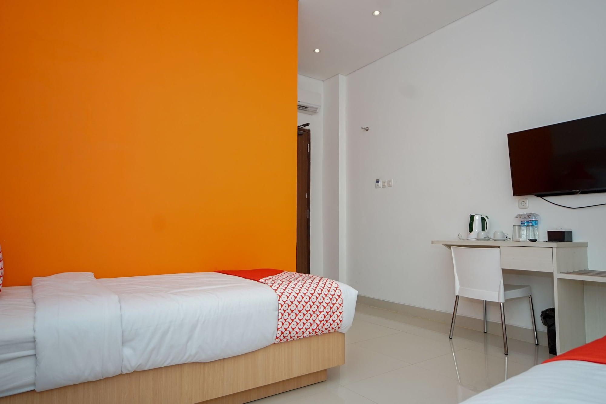 Oyo 344 Kr Hotel Palembang Exterior foto