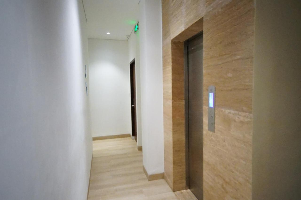 Oyo 344 Kr Hotel Palembang Exterior foto