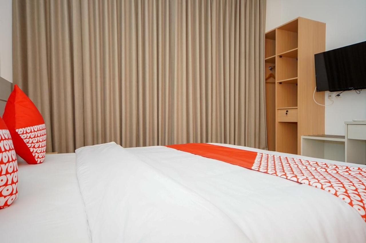 Oyo 344 Kr Hotel Palembang Exterior foto