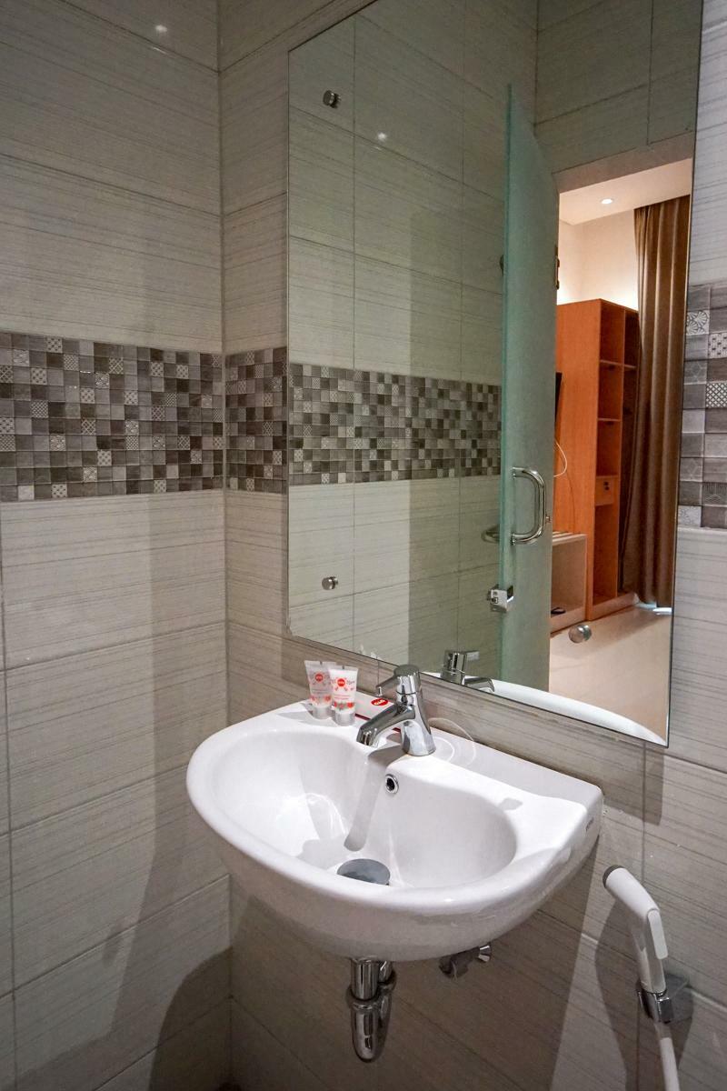 Oyo 344 Kr Hotel Palembang Exterior foto
