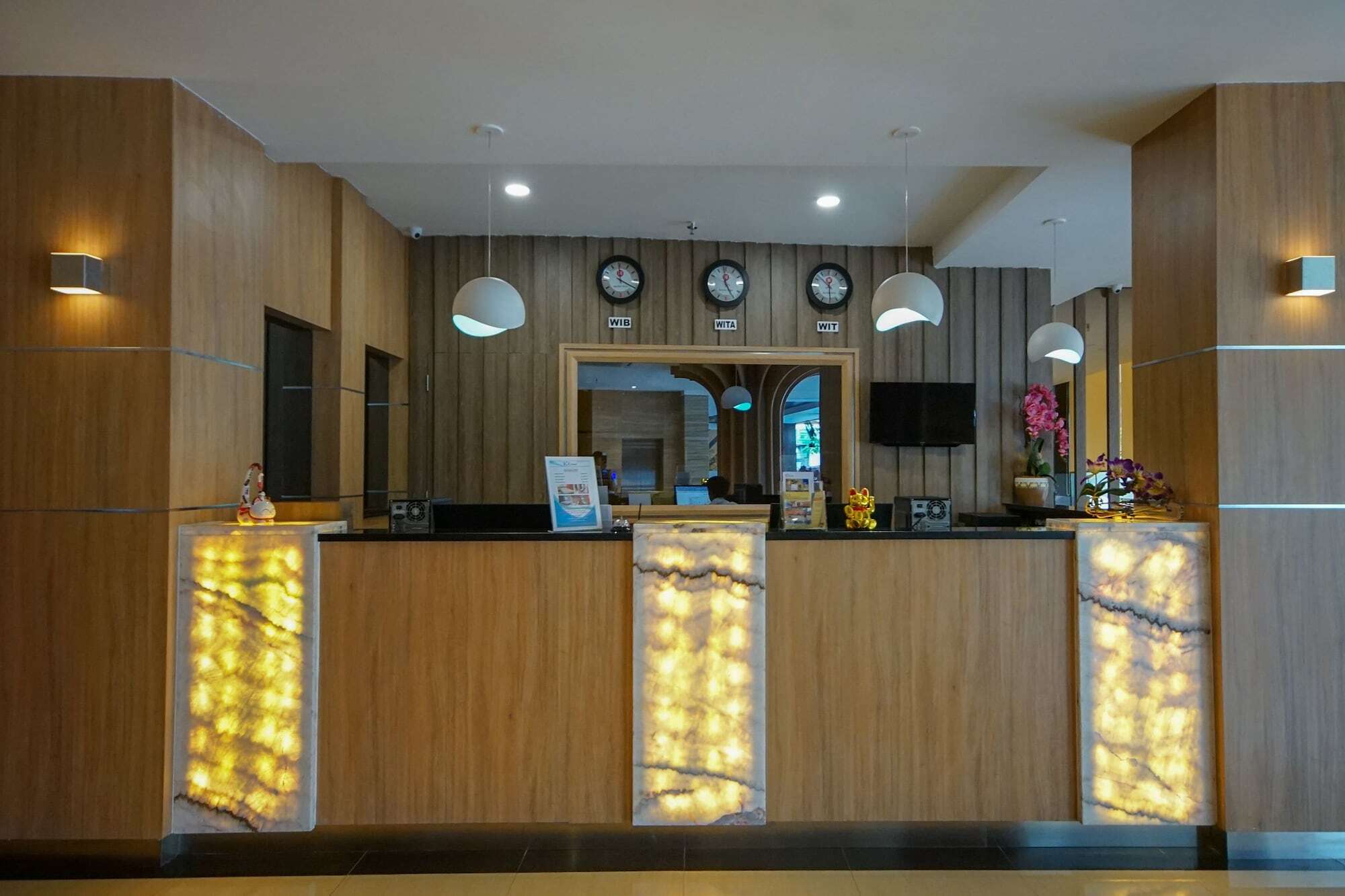 Oyo 344 Kr Hotel Palembang Exterior foto